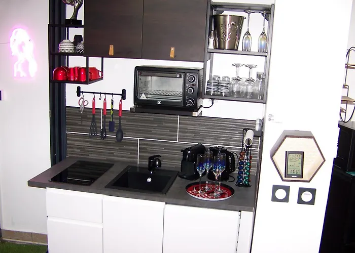 Naturiste Cap D'agde Héliopolis E 100 *